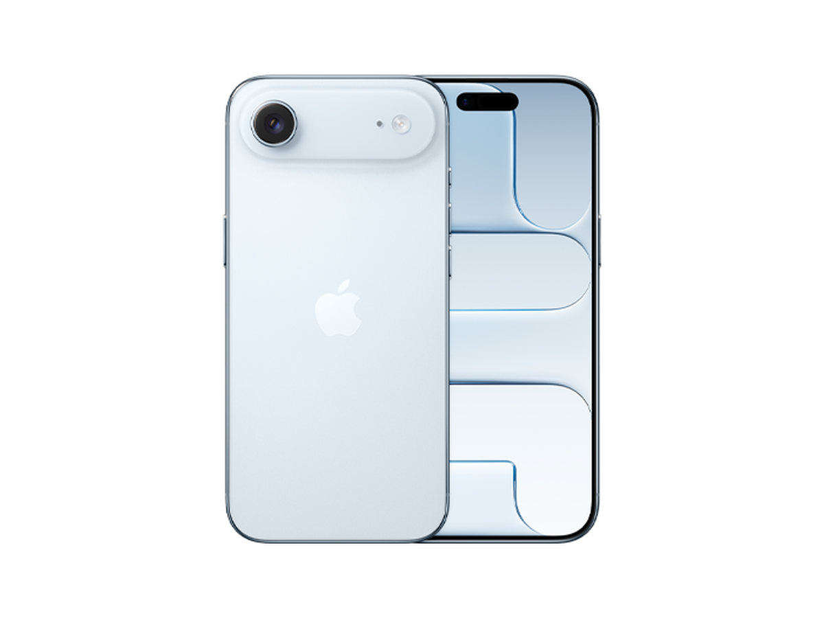 iPhone Air в голубом цвете